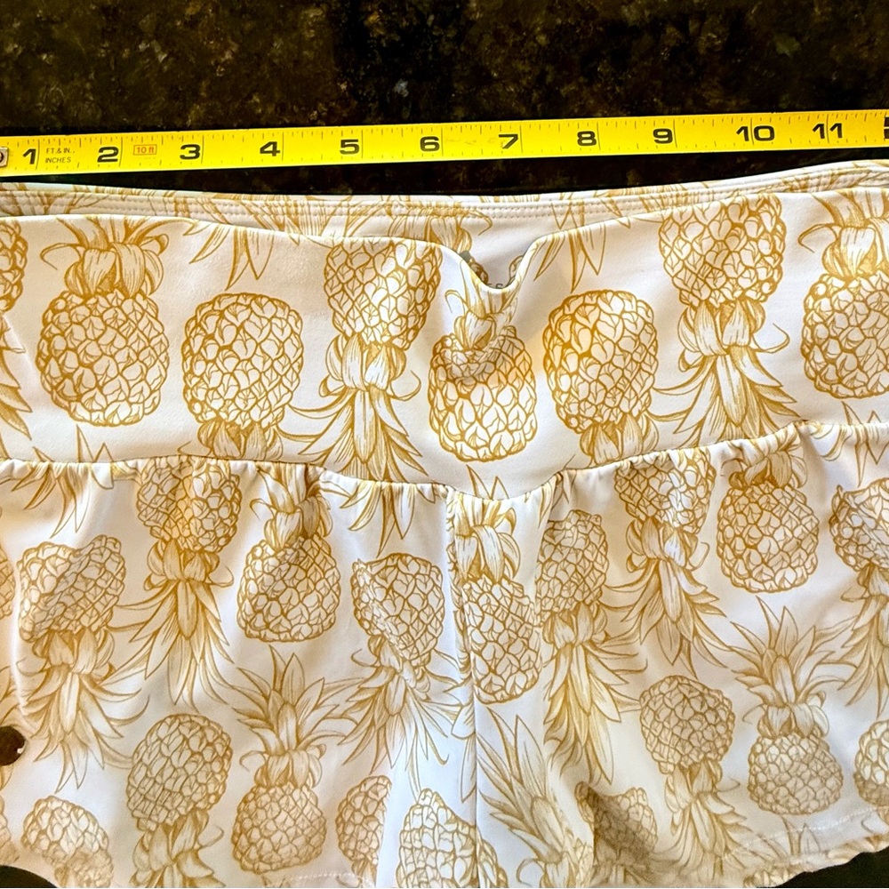 Hawaii Love Fitness Athletic Shorts Stretch
Built-In Panty Pineapples Runners XS - Picture 7 of 9